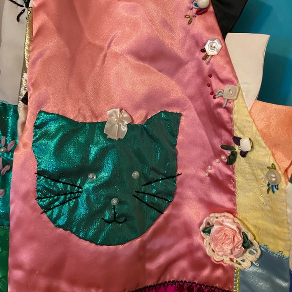 VINTAGE Crazy Quilt Jacket/Coat embroidery cat, ribbons, many textures! 80s - Picture 3 of 16